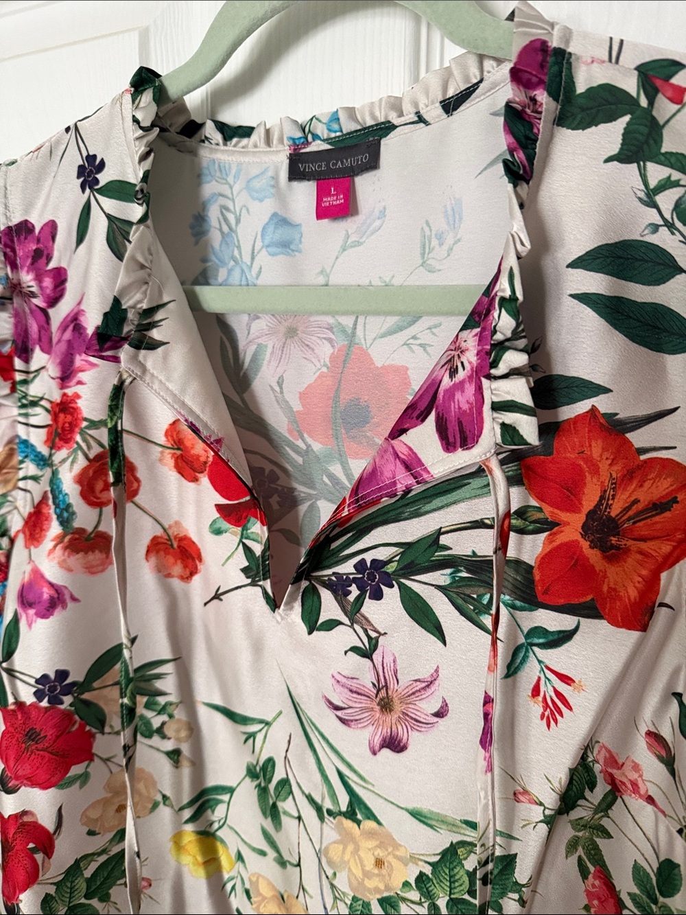 Vince Camuto White Floral Blouse - Picture 2 of 3